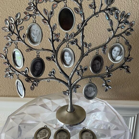 Time Remembered Jeweled Family Photo Tree - Picture 1 of 14